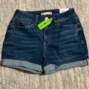Kohls mid rise curvy shorts